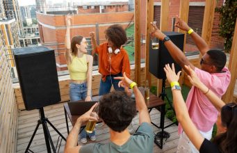 Как выбрать ведущего для мероприятия: советы и рекомендации.